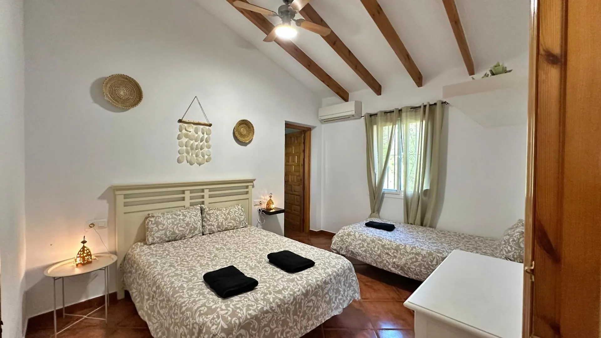 Villa Bárbara Cómpeta by Bossh Hotels Málaga